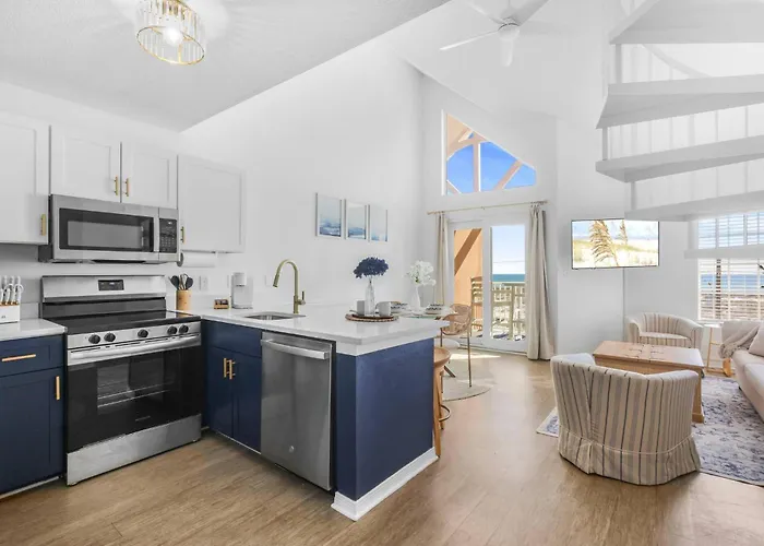 New! Epic Ocean And Sunrise Views, Hot Tub, Pool Apartment