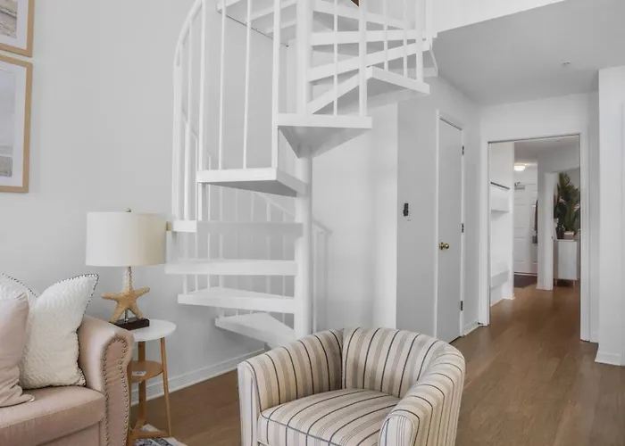 Apartment New! Epic Ocean And Sunrise Views, Hot Tub, Pool