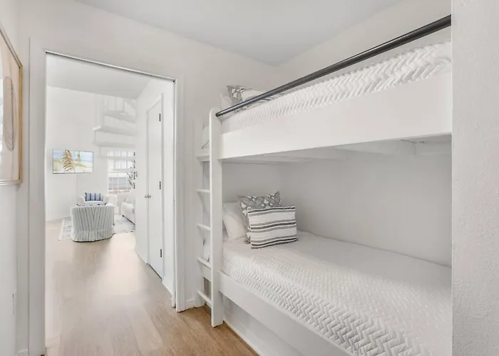 Apartment New! Epic Ocean And Sunrise Views, Hot Tub, Pool *